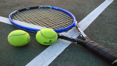 التنس الأرضي .. مقاسات الملعب، طريقة اللعب، قوانين اللعبة