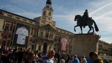 صورة | شاهد وصول الكأس ذات الاذنين لمدريد