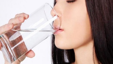 فوائد شرب الماء للشعر