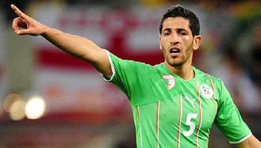 النصر يوضح حقيقة التفاوض مع الجزائري رفيق حليش؟