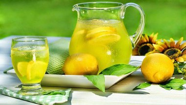 فوائد لليمون بعيداً عن الأكل أو الشرب !