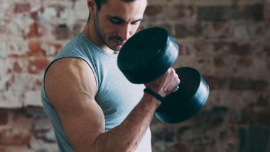 5 نصائح للحصول على عضلات قوية دون حمل أوزان ضخمة