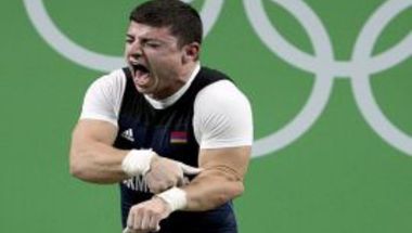 بالفيديو والصور: إصابة مروعة للرباع الأرميني في الأولمبياد