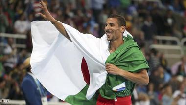 الجزائري مخلوفي يتوج بفضية سباق 800 م