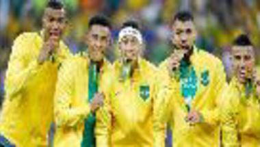 صحيفة عكاظ | العالم الرياضي | أبطال الأوليمبياد يزيحون كبار السامبا