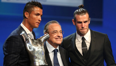 صور تتويج رونالدو بجائزة أفضل لاعب في أوروبا للمرة الثانية في تاريخه