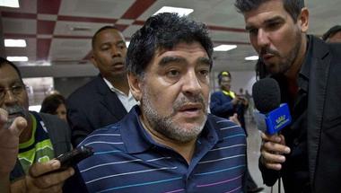 اتهام مارادونا بتزوير جواز سفره