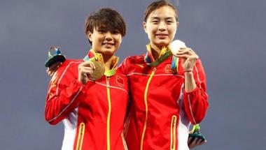 الصينية وو مينشيا تدخل التاريخ بسابع ذهبية أوليمبية في الغطس