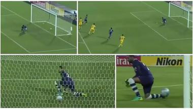 حارس لبناني يكلّف فريقه هدفاً غريباً (فيديو)
