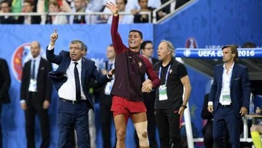مدرب البرتغال: رونالدو لعب دوراً هاماً في نهائي اليورو