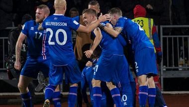 أيسلندا أصغر دولة تبلغ نهائيات كأس العالم روسيا 2018أيسلندا أصغر دولة تبلغ نهائيات كأس العالم روسيا 2018