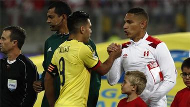 ماذا قال فالكاو للاعب بيرو في تصفيات المونديال؟