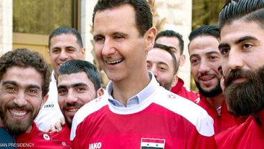 استقبال الأسد لمنتخب سوريا يثير جدلا وانقساما