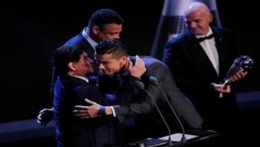 مارادونا: رونالدو يستحق جائزة الأفضل.. ولا خلافات مع ميسي