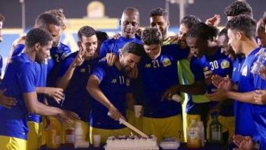 النصر يحتفل بفوزير ولكرو ابتهاجاً بتأهل المغرب للمونديال