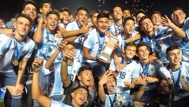 الأرجنتين تطيح بالبرازيل وتتوج بلقب "كوبا أمريكا" تحت 15 عاماً
