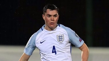 مدافع إيفرتون ينضم إلى قائمة إنجلترا لمباراتي ألمانيا والبرازيل
