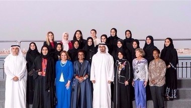 محمد بن زايد يستقبل وفد مؤتمر أبوظبي لرياضة المرأة
