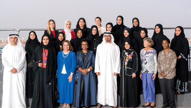 محمد بن زايد يستقبل وفد مؤتمر أبوظبي الدولي الرابع لرياضة المرأة