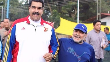مارادونا: رئيس الأرجنتين ينتمي لـ"أسرة من اللصوص"