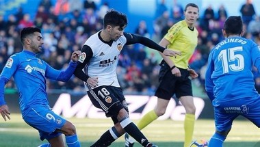 الدوري الإسباني: خيتافي يهزم فالنسيا ويقدم هدية لبرشلونة