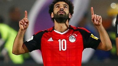 السومة وخربين وعموري ينافسون محمد صلاح على جائزة أفضل لاعب عربي