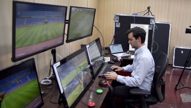 بالصور : نجاح التجربة غير المباشرة لتقنية حكم الفيديو المساعد في الدوري السعودي
