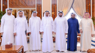 حاكم عجمان يطلع على برنامج وخط سير طواف دبي