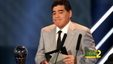 فيديو: مارادونا عاشق المشاجرات مع الصحفيين