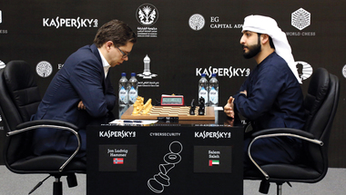 رقعة «شطرنج الشارقة» تستعصي على أبطال العالم