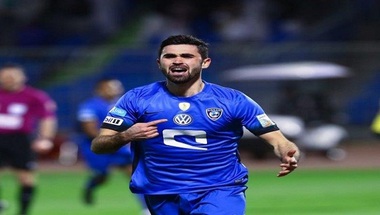 حقيقة تفاوض نادي الوحدة الإماراتي مع عمر خريبين لاعب الهلال