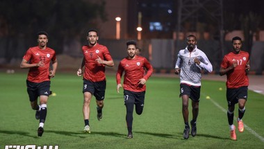 الجابر يمنح لاعبي الشباب راحة يوم عن التدريبات