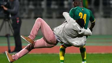 بالصور | أحداث شغب وصارع بين الجماهير يوقف مباراة كوت ديفوار ضد السنغال