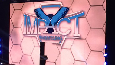 نجم WWE خلف الكواليس فى تسجيلات TNA ، فريق تعليق TNA ، المزيد حول نجم كبير فى TNA - في الحلبة