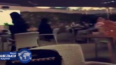  – بالفيديو.. رد فعل غير متوقع من فتيات داخل مقهي فرحاً بأهداف الهلال