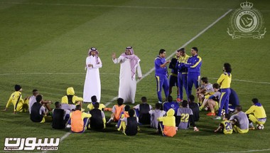 رئيس النصر يجتمع باللاعبين ضمن الاعداد النهائي و المنشطات تفحص ثمانية لاعبين