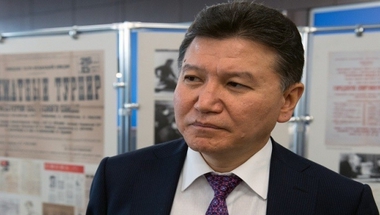 إيلومغينوف يحافظ على منصبه رئيسا للاتحاد الدولي للشطرنج