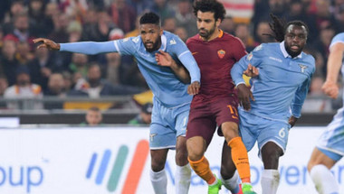 لازيو يحجز مكانه في نهائي كأس إيطاليا رغم الخسارة أمام الجار روما