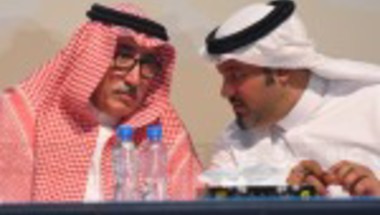 رئيس الاتحاد باعشن ونائبه يتهامسان ضد صحفي سعودي