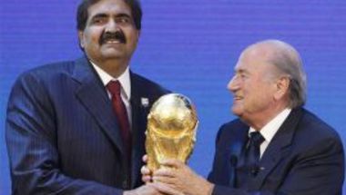 بلاتر يكشف كيف فازت قطر بتنظيم المونديال..؟!