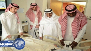 ماجد عبد الله يقدم هدايا العيد لمحاربي السرطان - صحيفة صدى الالكترونية
