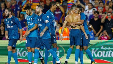 صور.. زيدان يفاجئ جماهير ريال مدريد بتشكيلة مختلفة أمام برشلونة في إياب السوبر