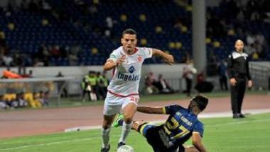 خسارة الوداد وتعادل الرجاء في الدوري المغربي