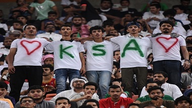 لاعبو #المنتخب_السعودي يقدمون لفتة رائعة تجاه أسر الشهداء