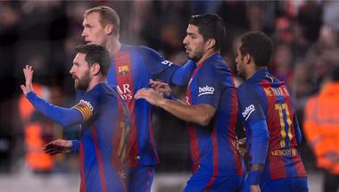 لاعب برشلونة السابق يقارن بين ميسي ورونالدو ويعلق على رحيل نيمار