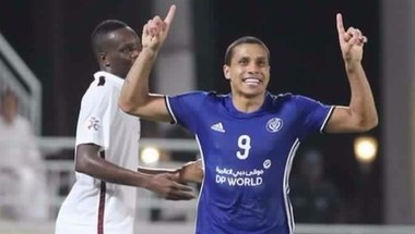 لاعبو النصر الإماراتي يهربون من الرقم "9"
