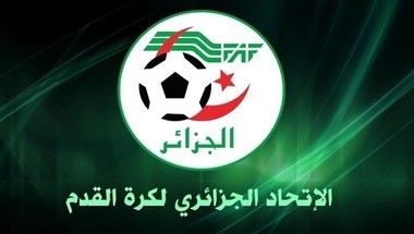 اتحاد الكرة الجزائري يحل رابطة الدوري
