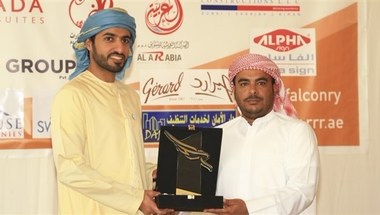 راشد بن حميد يتوج الفائزين في بطولة الصيد بالصقور