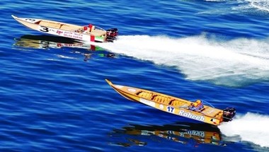 الجولة الثانية لسباق القوارب الخشبية تحمل "شكراً محمد بن زايد"