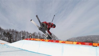 كاسي شارب تحرز ذهبية التزلج الحر في الأولمبياد الشتوي